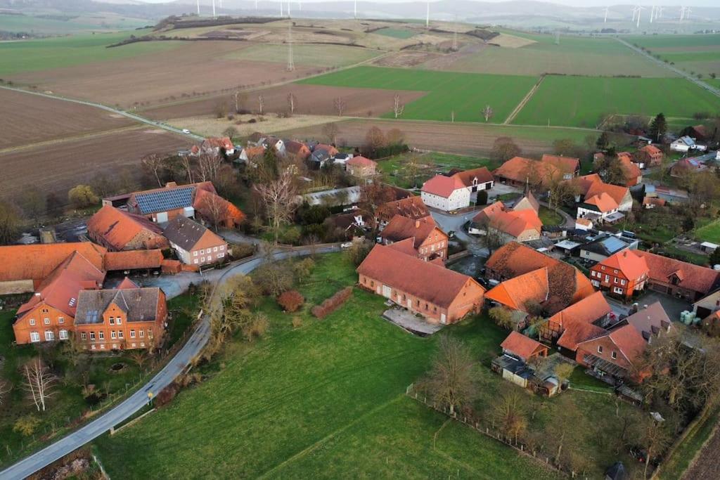 Idyllische Ferienwohnung Auf Altem Bauernhof Mit Wallbox Emmerthal エクステリア 写真